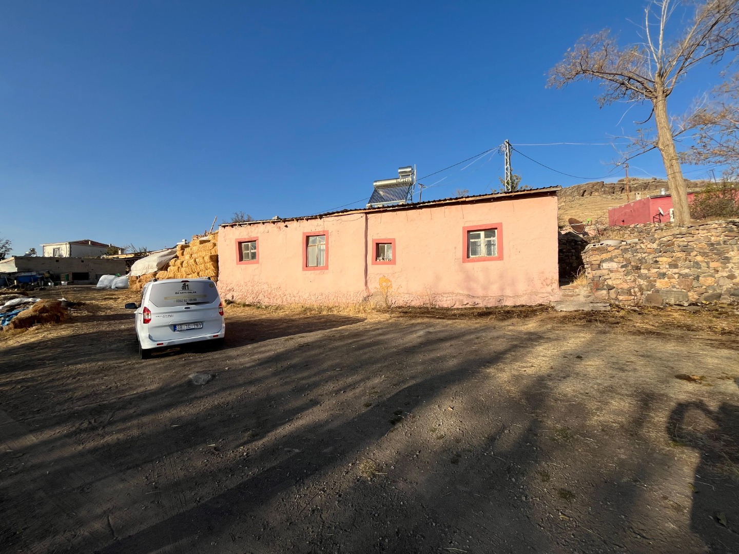 KAYSERİ DEVELİ KOPÇULLU MAHALLESİNDE SATILIK BAHÇELİ KARGİR EV